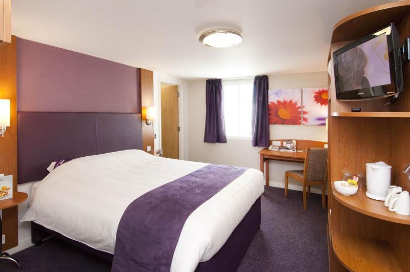 Premier Inn キルマーノック エクステリア 写真