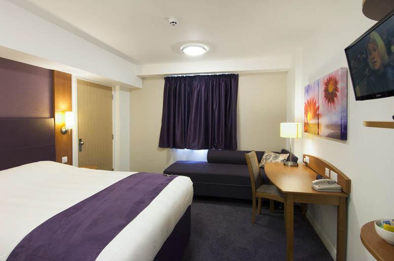 Premier Inn キルマーノック エクステリア 写真